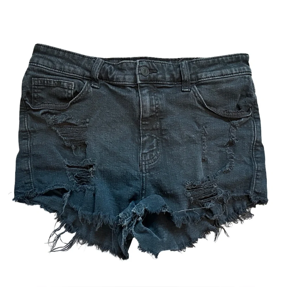 WILLOW & ROOT DENIM SHORTS